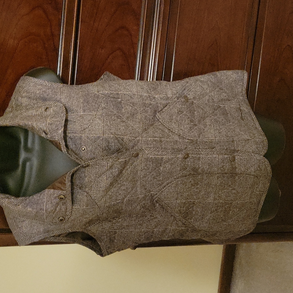 Eddie Bauer brown vest size large